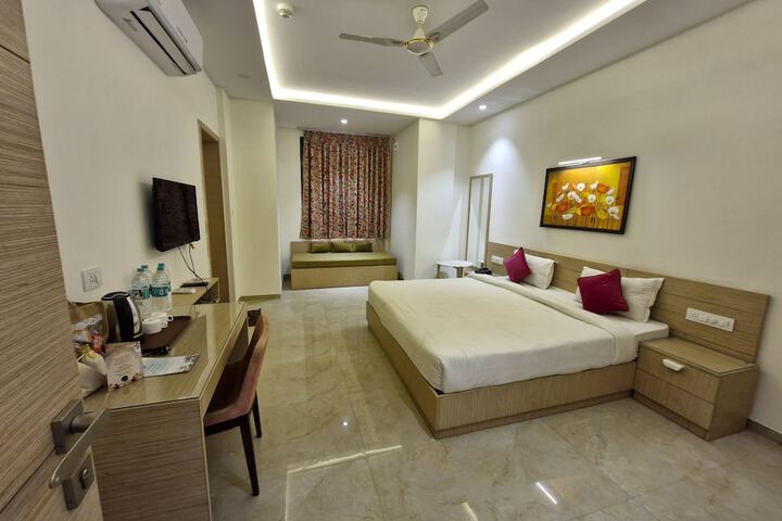Room 7 of 31