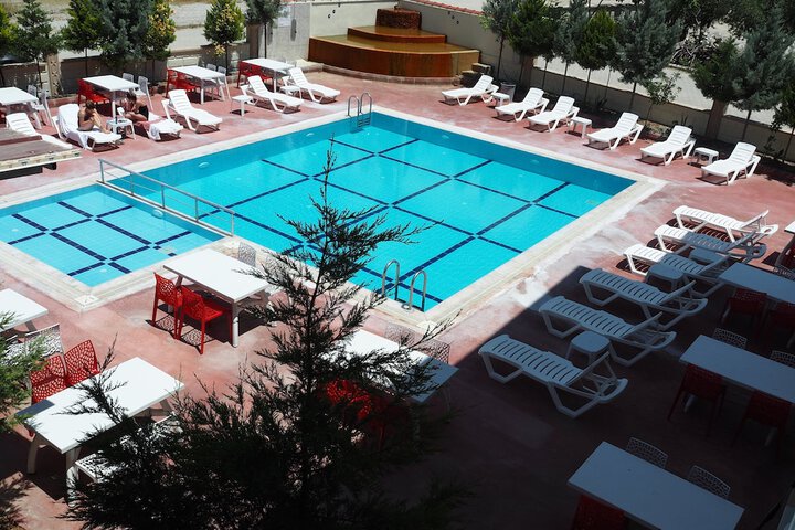 Pool 61 of 85