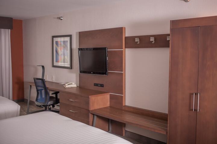 Room 16 of 43