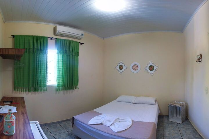 Room 8 of 68