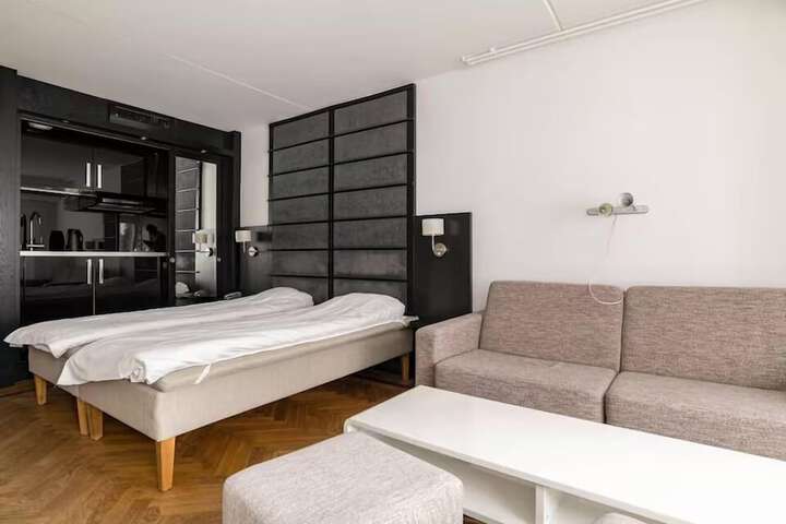 Room 250 of 865