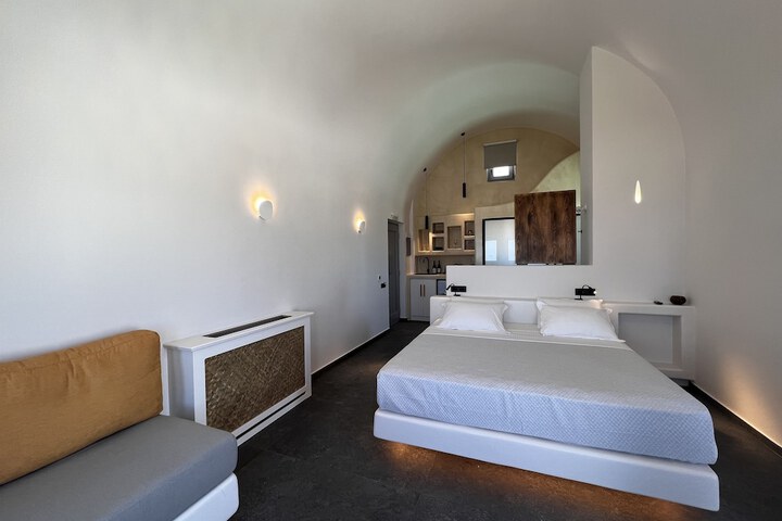 Room 3 of 92