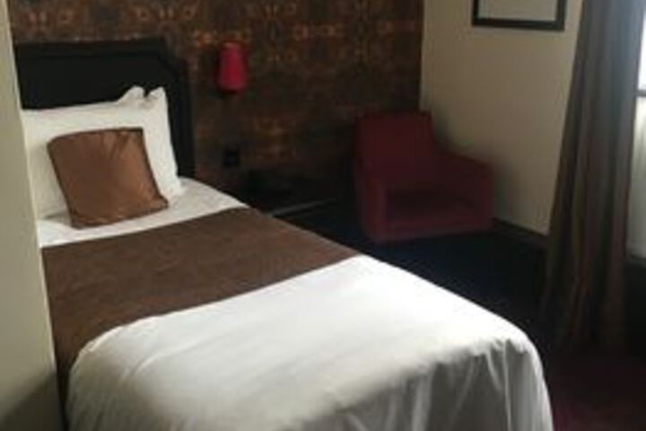 Room 7 of 23