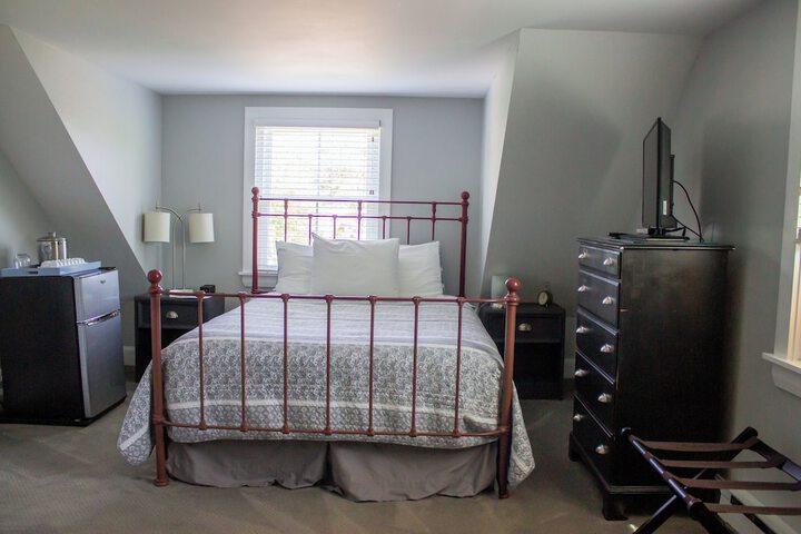 Room 13 of 89