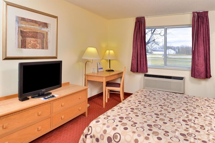 1 King Bed (4 of 14)