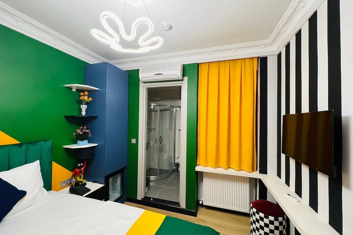 Room 36 of 65