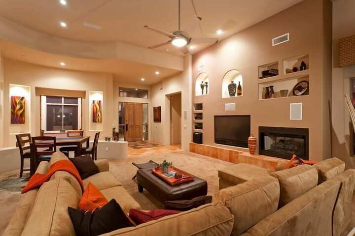 Room 16 of 36