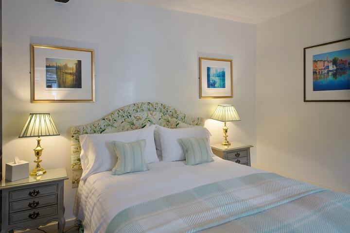 Room 3 of 38