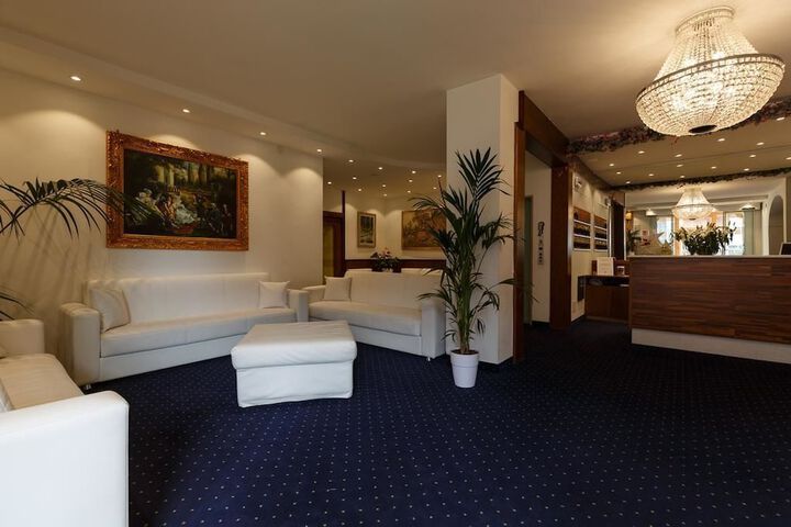 Guest Lobby