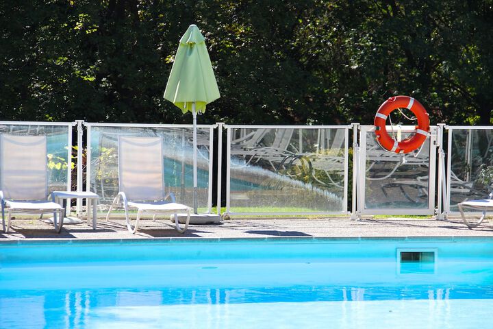 Pools & Facilities