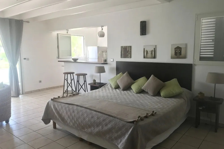 Room 5 of 17