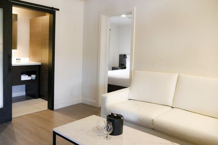 Room 9 of 35
