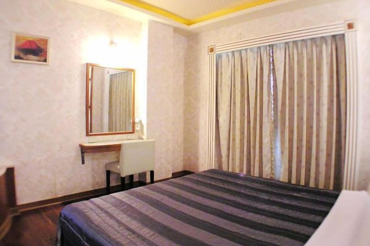 Room 15 of 52