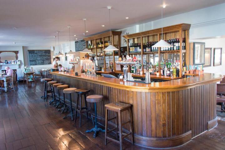 Bar/lounge