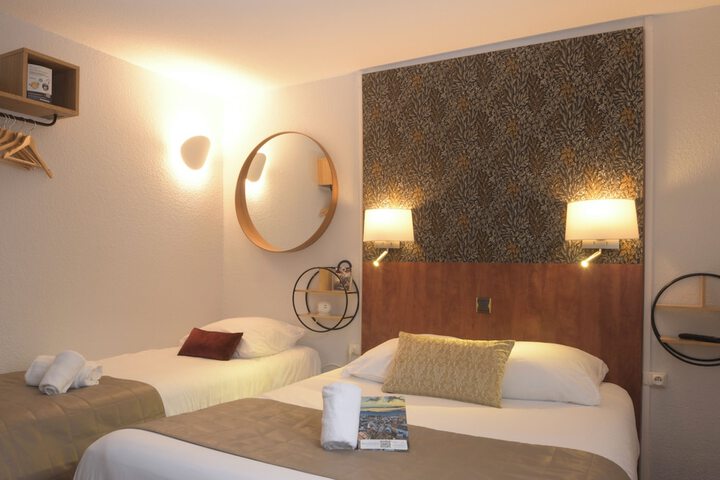 Room 37 of 102