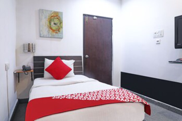 Room 27 of 27
