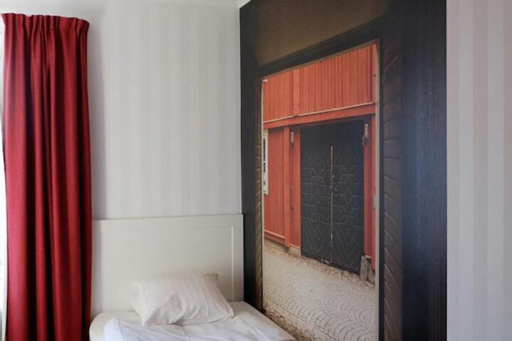 Room 11 of 47