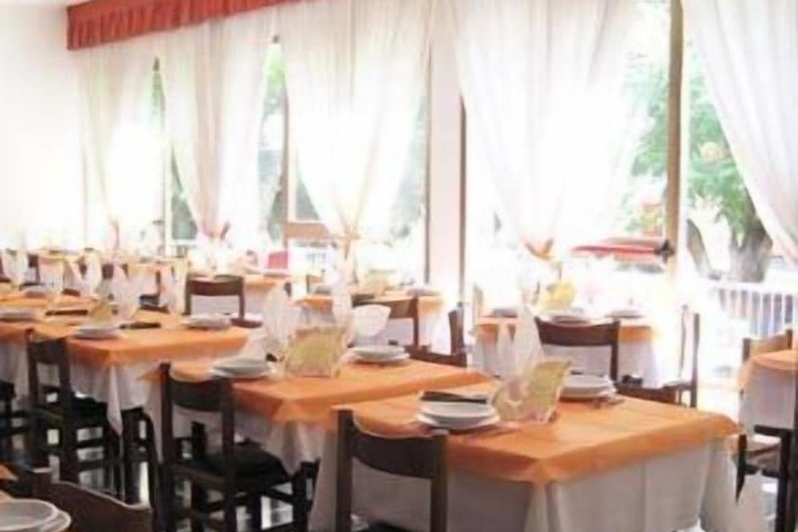 Dining Photos