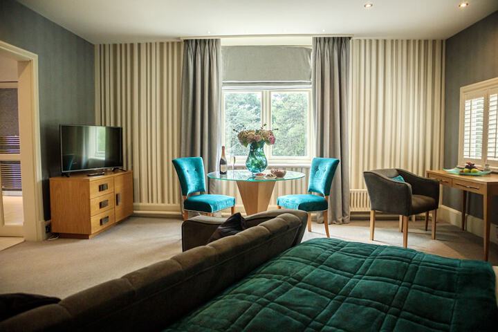 Room 23 of 136