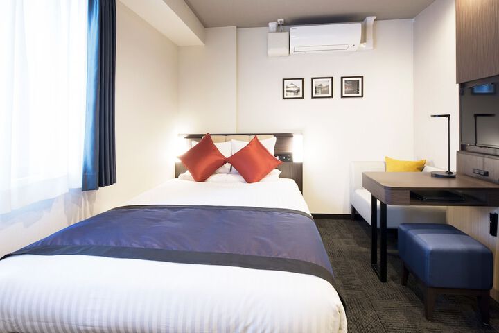 Room 6 of 23