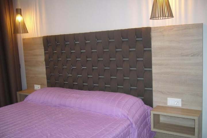 Room 9 of 38