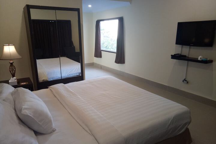 Room 10 of 99
