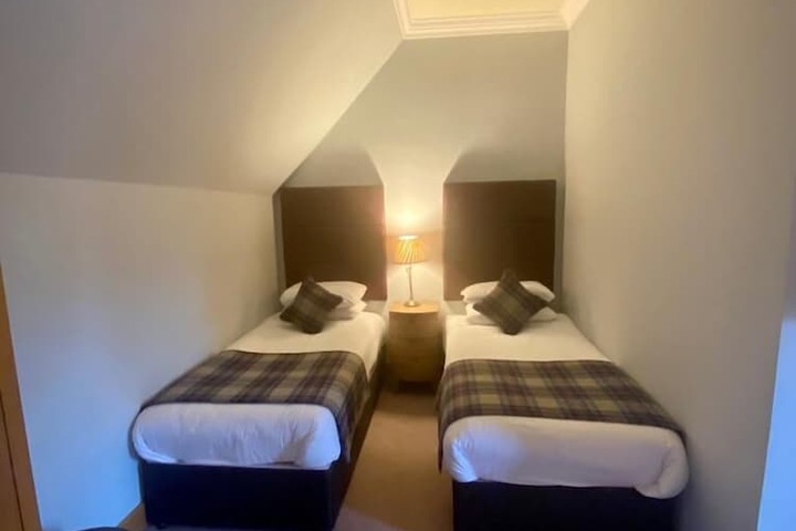 Room 16 of 54