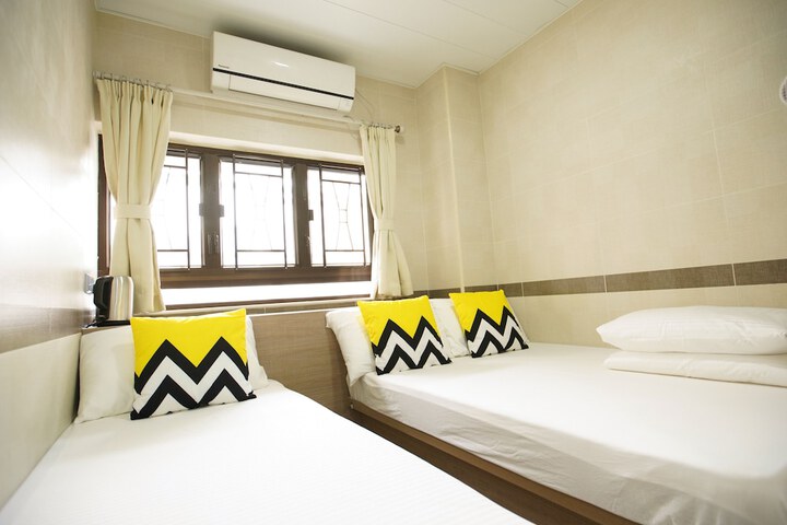 Room 51 of 195