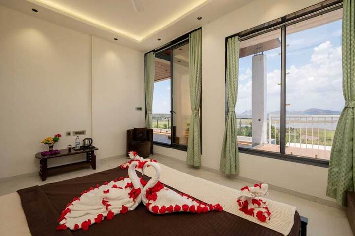 Room 5 of 96