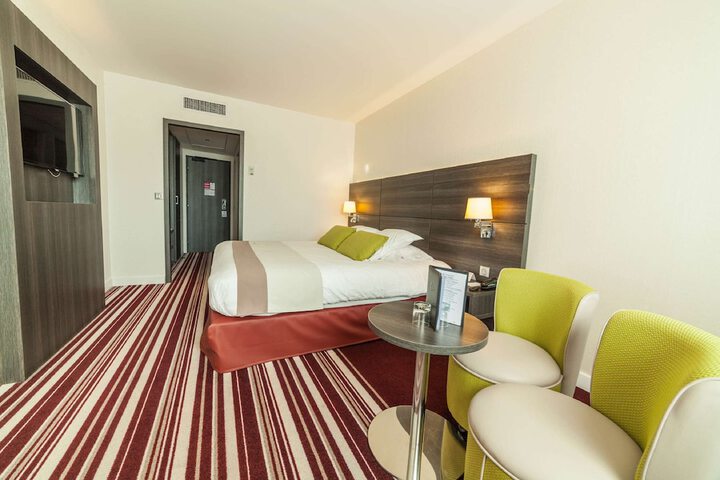 Room 13 of 50