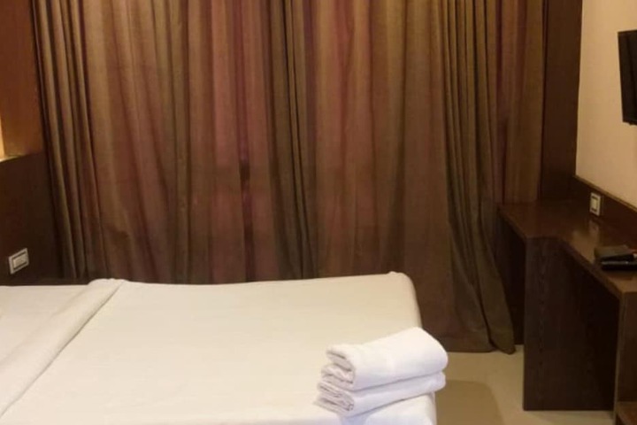 Room 5 of 25