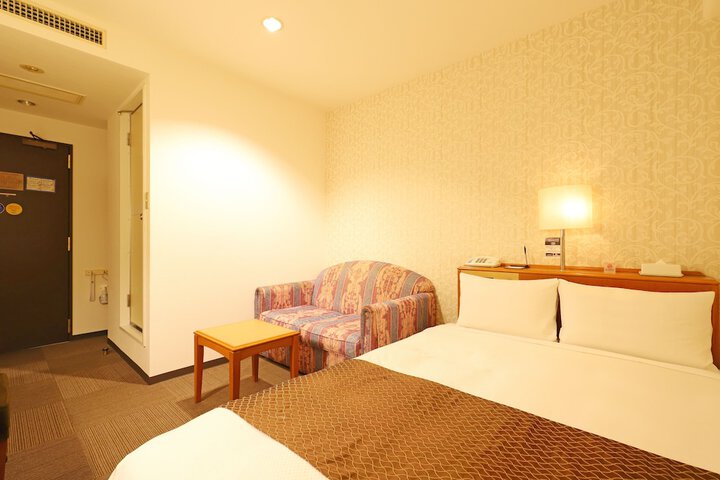 Room 11 of 35