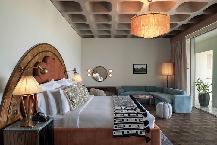 Room 10 of 60