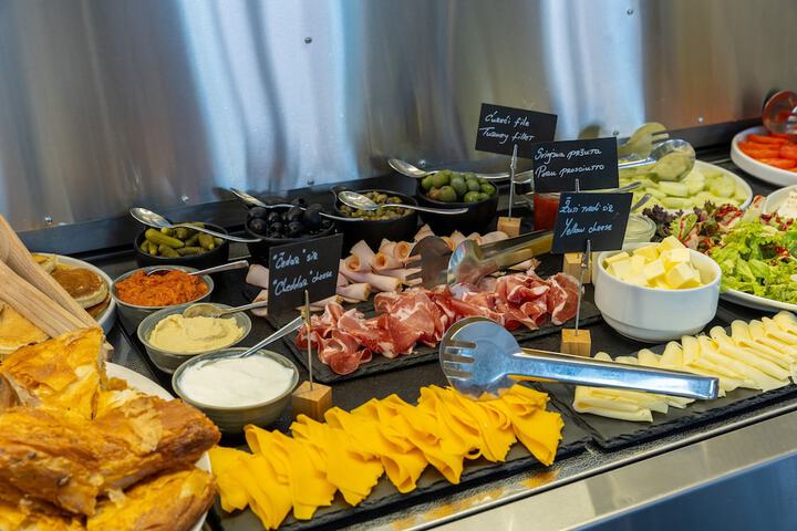 Breakfast/Coffee Service 129 of 147