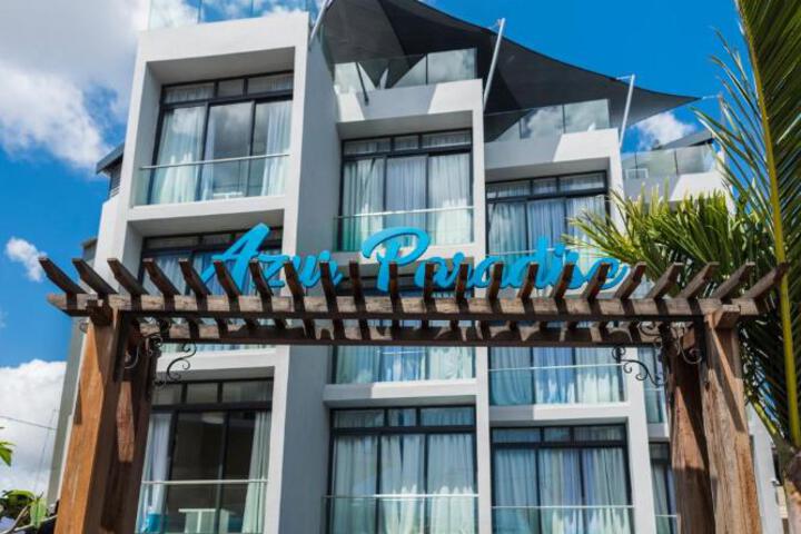 Azur Paradise Hotel & Rooftop Bar