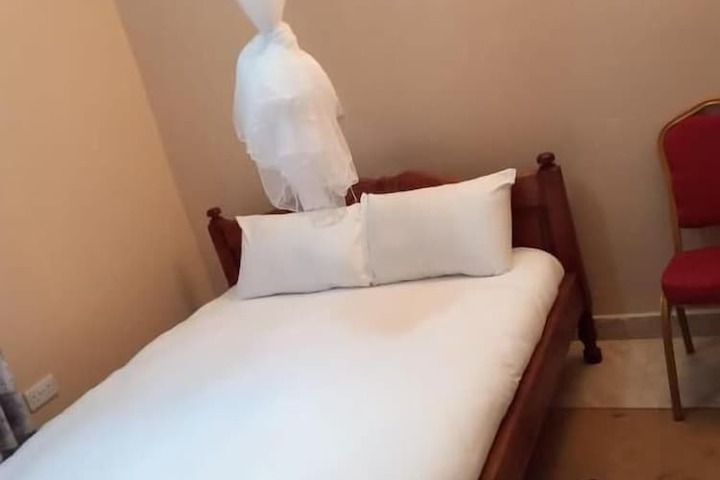 Room 5 of 42