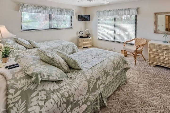 Room 4 of 16