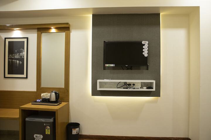 Room 9 of 17