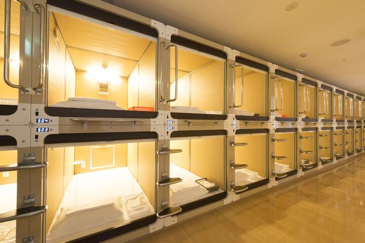 Room 9 of 13