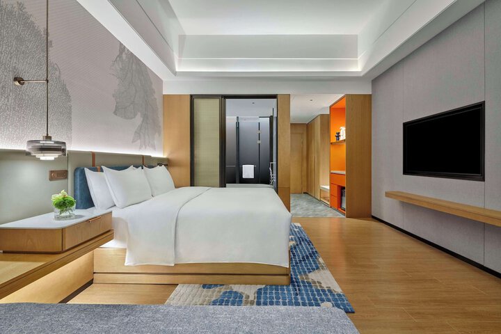 Room 30 of 81