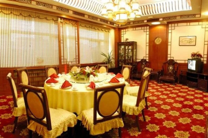Dining 5 of 10