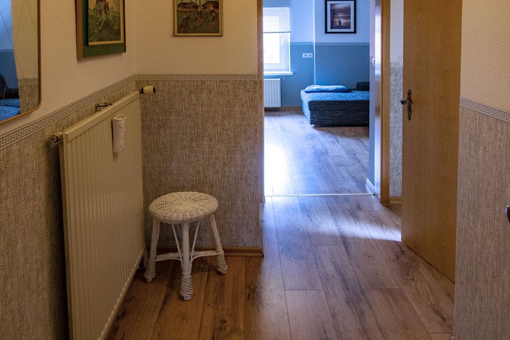 Room 17 of 105