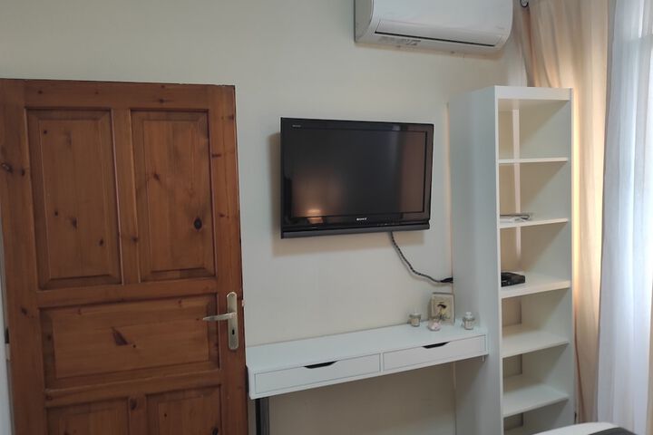Room 3 of 64