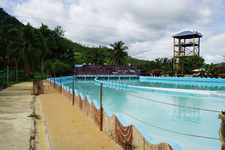 Pool 33 of 62
