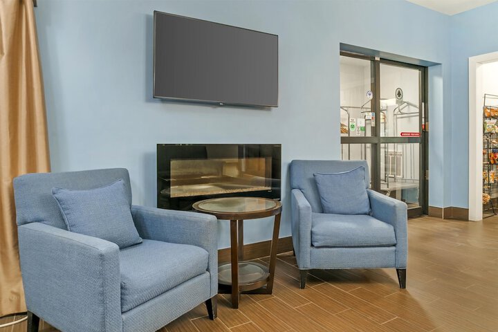 Entrance & Lobby