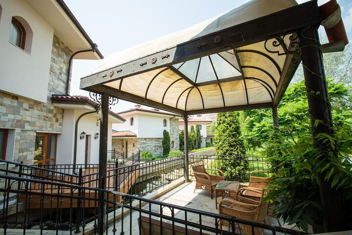 Terrace/Patio 56 of 58