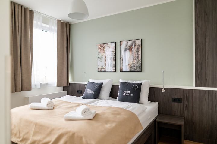 Room 5 of 25