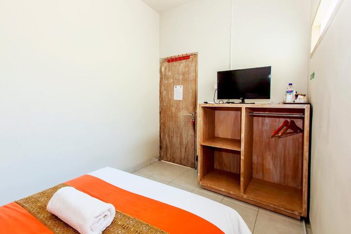 Room 6 of 19