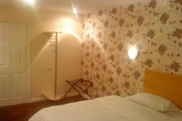 Room 3 of 14