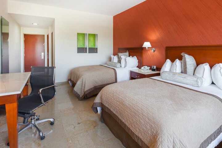 Room 4 of 27